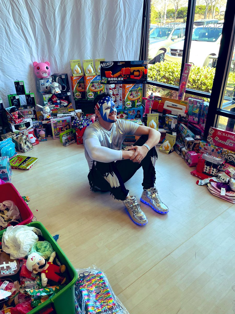 LightninWarrior's tweet photo. Like a kid on Christmas #GME @Gamestop ⚡️ we gave out gifts to over 150 families thanks to you guys #SpaceForce https://t.co/SNOil92Gre