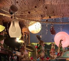 ¡Desde nuestro mágico Jardín queremos desearos unas felices Fiestas! 🍾🥂🎄🎉 Os recordamos que cerraremos los días 24 y 25 de diciembre, y el 31 de diciembre y el 1 de enero. Os esperamos llenos de ilusión trabajando para que vuestra visita a #eljardinsecreto sea segura y mágica