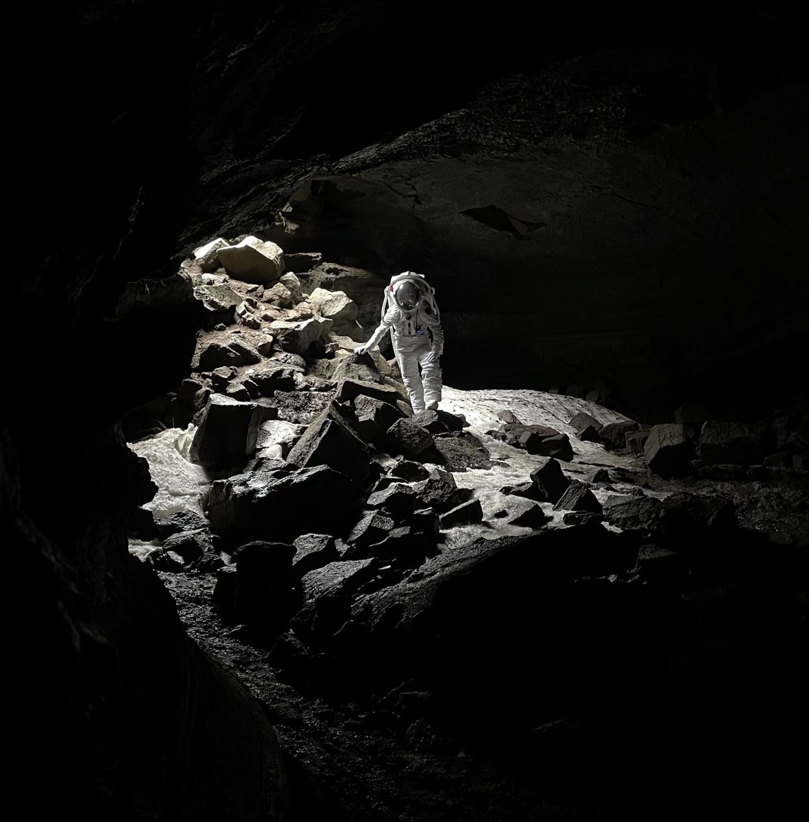 ExplorersClub's tweet photo. @mpadventurex &amp; @IcelandSpace covertly mounted an expedition to test an Artemis generation spacesuit simulator, which was tested among the diverse terrestrial analogs of both the Moon &amp; Mars that uniquely exist in #Iceland.

📸: TEC Member @mattprioruk
#spaceflight #tech https://t.co/1Wsn0QaaPn