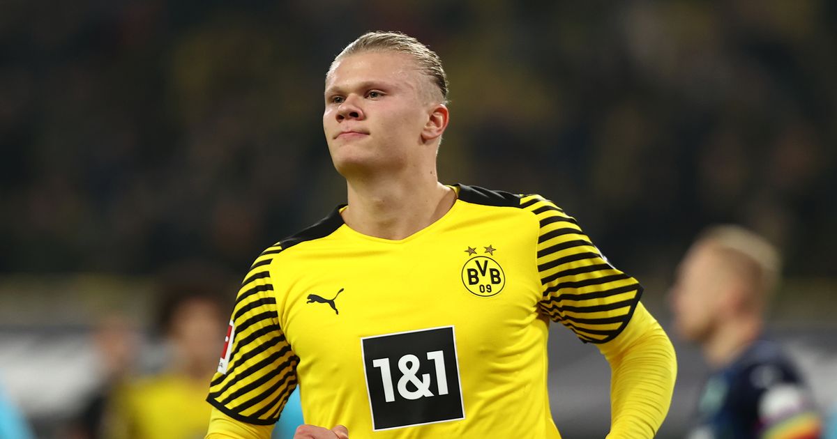LFCMAGAZINE's tweet photo. [Media: Liverpool Echo] Mohamed Salah factor in Erling Haaland transfer as Liverpool battle Manchester United for 'dream signing' https://t.co/JZ21dw4Rk8 https://t.co/EFDt5xZndC