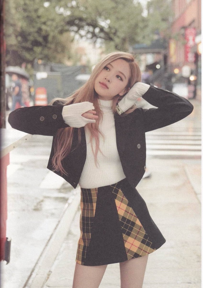 rshourly's tweet photo. #로제 #ROSÉ https://t.co/0DGPxRlxiS