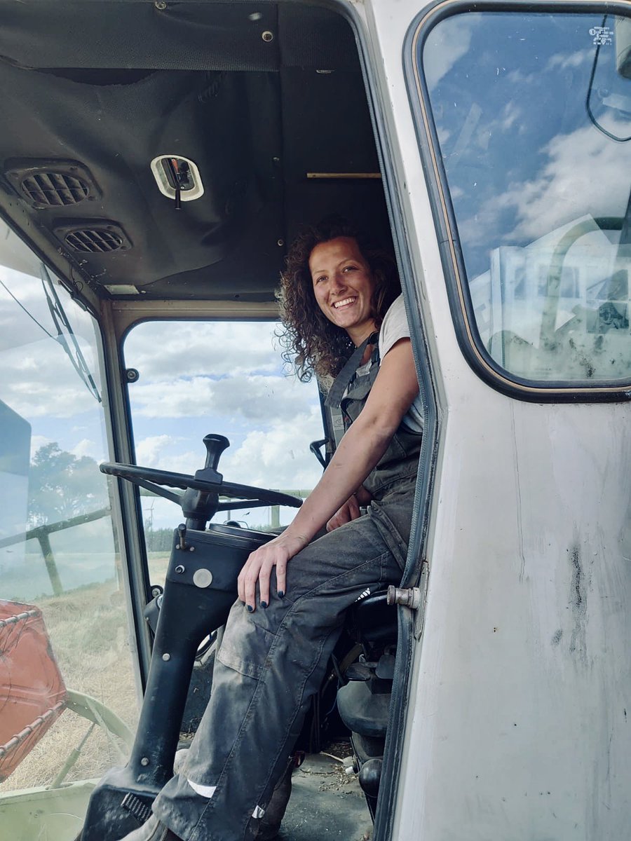 geerseh's tweet photo. @howemill I am Hannah from the Netherlands! Grew up on an arable farm and always worked there, also working on a dairy farm now because cows turn out to be really fun too 🤠🐮 https://t.co/YML7VtRbeG