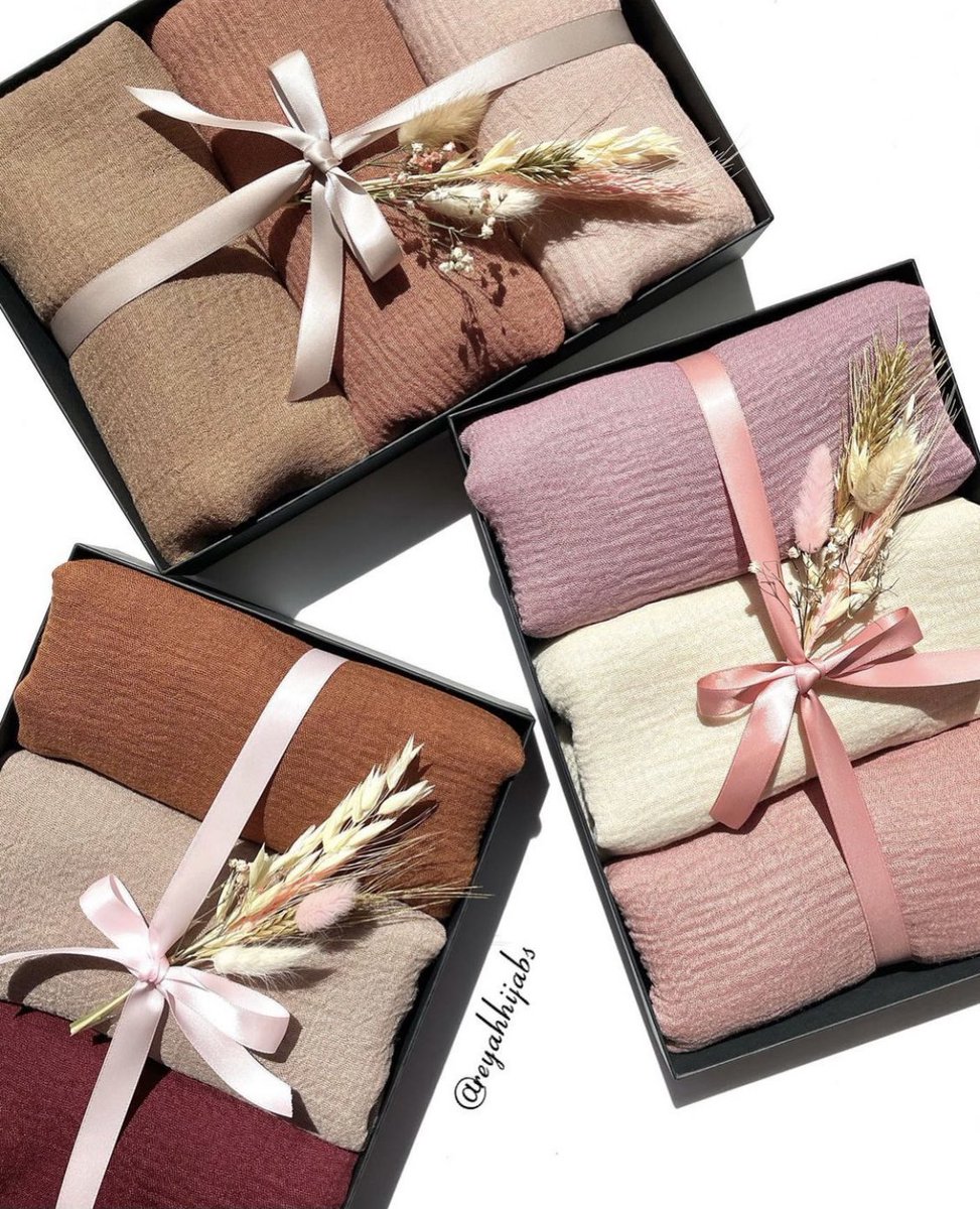 s3xyroti's tweet photo. hijab gift sets - reyahhijabs on IG 💗 https://t.co/md4ucLkWFw