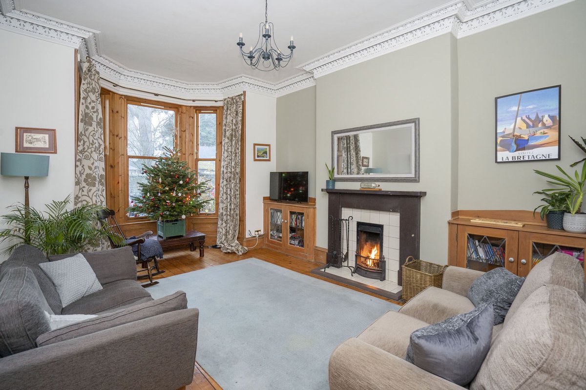 MikeDowPhoto's tweet photo. One of the last homes of 2021 &amp; it’s a beauty! ✨📸

We provided photography of this beautiful, traditional property for our client Aberdeen Considine Stirling. 👏 

#propertyphotographers #stirling #centralscotland https://t.co/vaQFEcyAKc