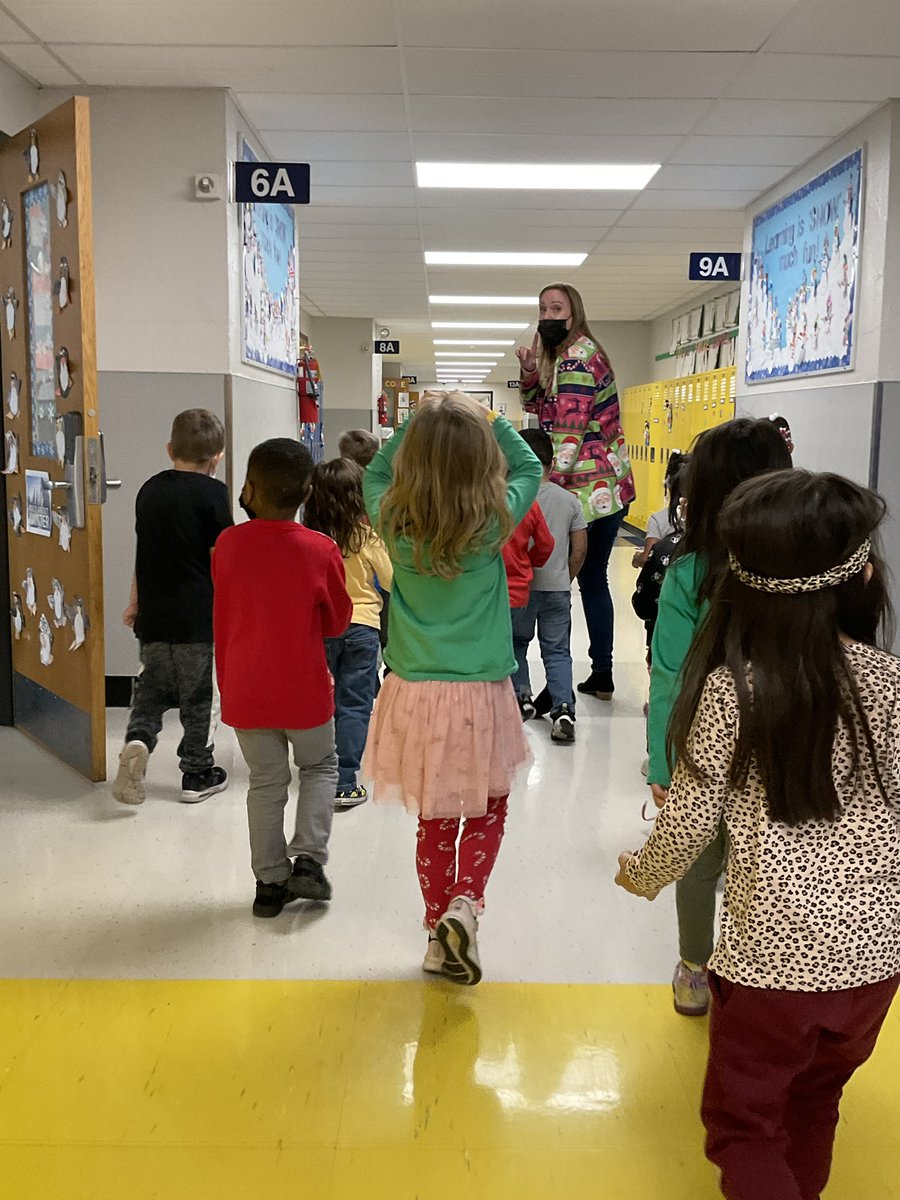 Adamsonkdg's tweet photo. Happy Holidays for the Kindergarten Class https://t.co/rp518NUxYN