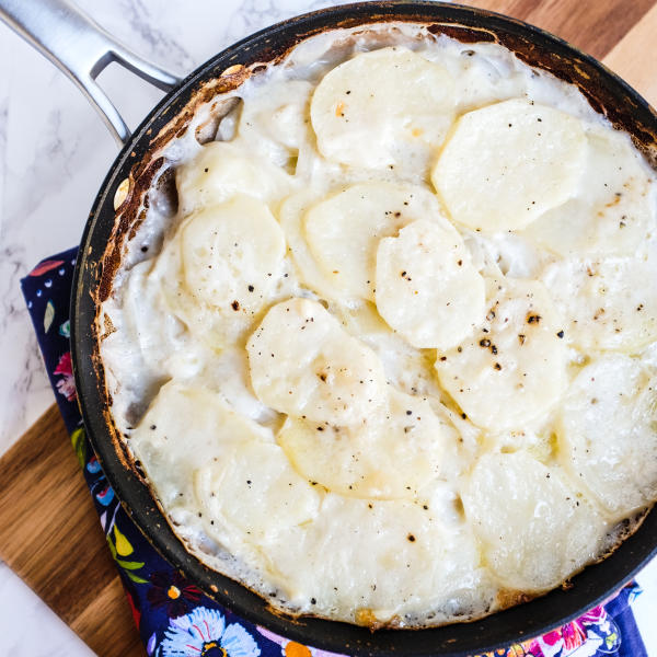 eatloveis's tweet photo. Get recipe inspiration for your Christmas feast!

- Easy Balsamic Carrots
- Scalloped Potatoes
- Lemon Dill Brussels Sprouts
- Cheesy Roasted Turnips

#sidedishes #christmas2021
https://t.co/abrIA3Xq3K
https://t.co/9pBlDydRZS
https://t.co/uu74oUsfIZ
https://t.co/ooPe7dhbuS https://t.co/az4YLFKyBR