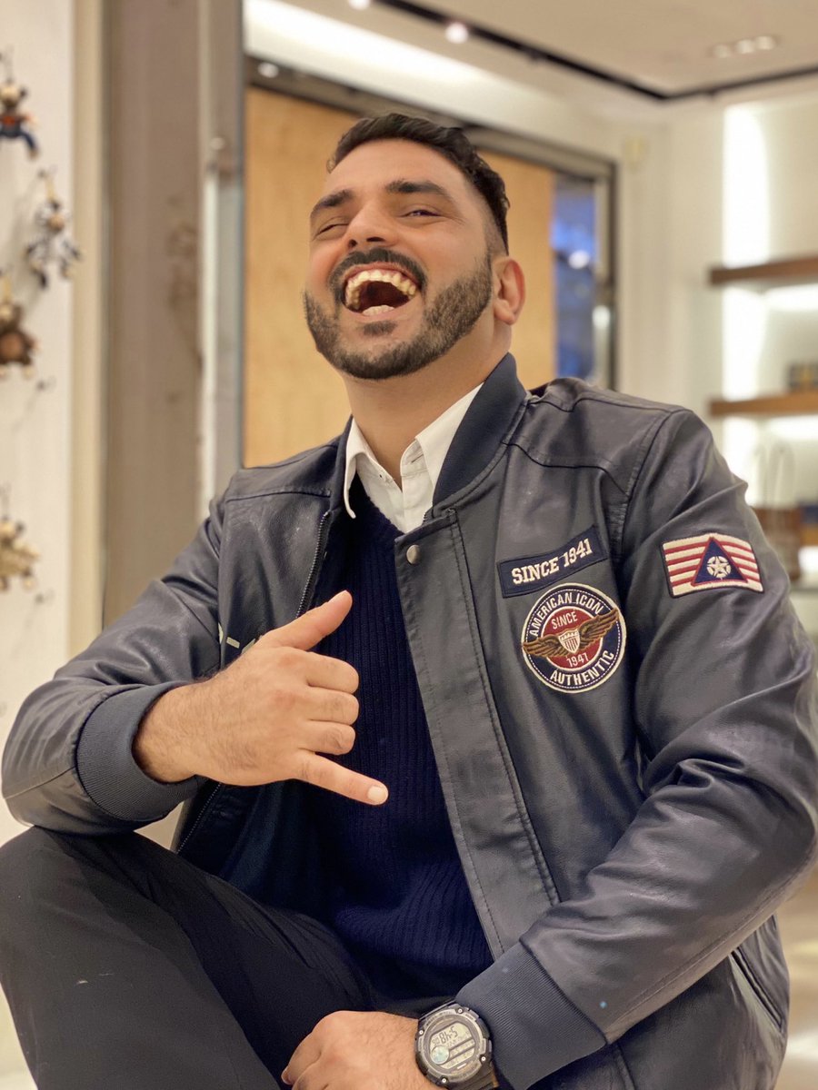 एउटै हत्केलामा भए पनि बुढी औला र कान्छी औलाको कमै भेट या स्पर्श हुदो रहेछ, हत्केलामै अंक गणित गर्दा या नंगमा केहि अल्झियो भने मात्र नत्र त तेस्तै, संगै भएर नी संगै नहुने, खोलाको दुई किनार जस्तै-तर बाध्याता या स्वार्थ पुरा गर्ने आशा चै कहिल्येकाहि पुल बनिदिदो रहेछ।।