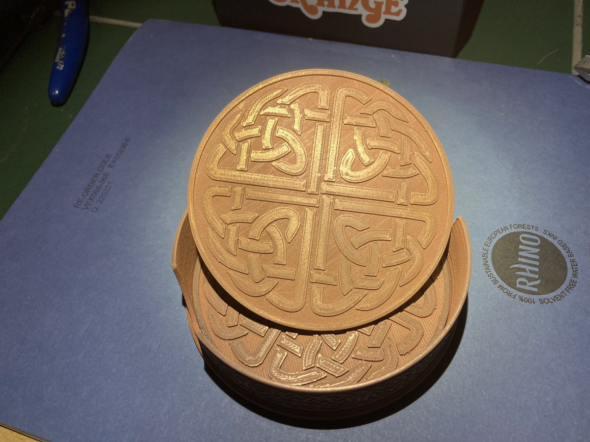 TheIllestMVP's tweet photo. #3dprinted tea coasters #colorfabb #copperfill https://t.co/UduXPAUSFi