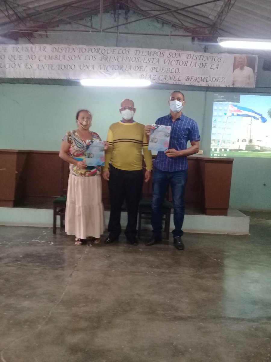 Alierky6's tweet photo. Al conmemorarse  el 60 Aniversario de la Campaña de Alfabetización la Dirección Municipal de Educación realizó su acto donde se reconocieron funcionarios y trabajadores por los resultados alcanzados. Muchas felicidades #SomosContinuidad #HacemosHistoria https://t.co/40D2a24DJ6