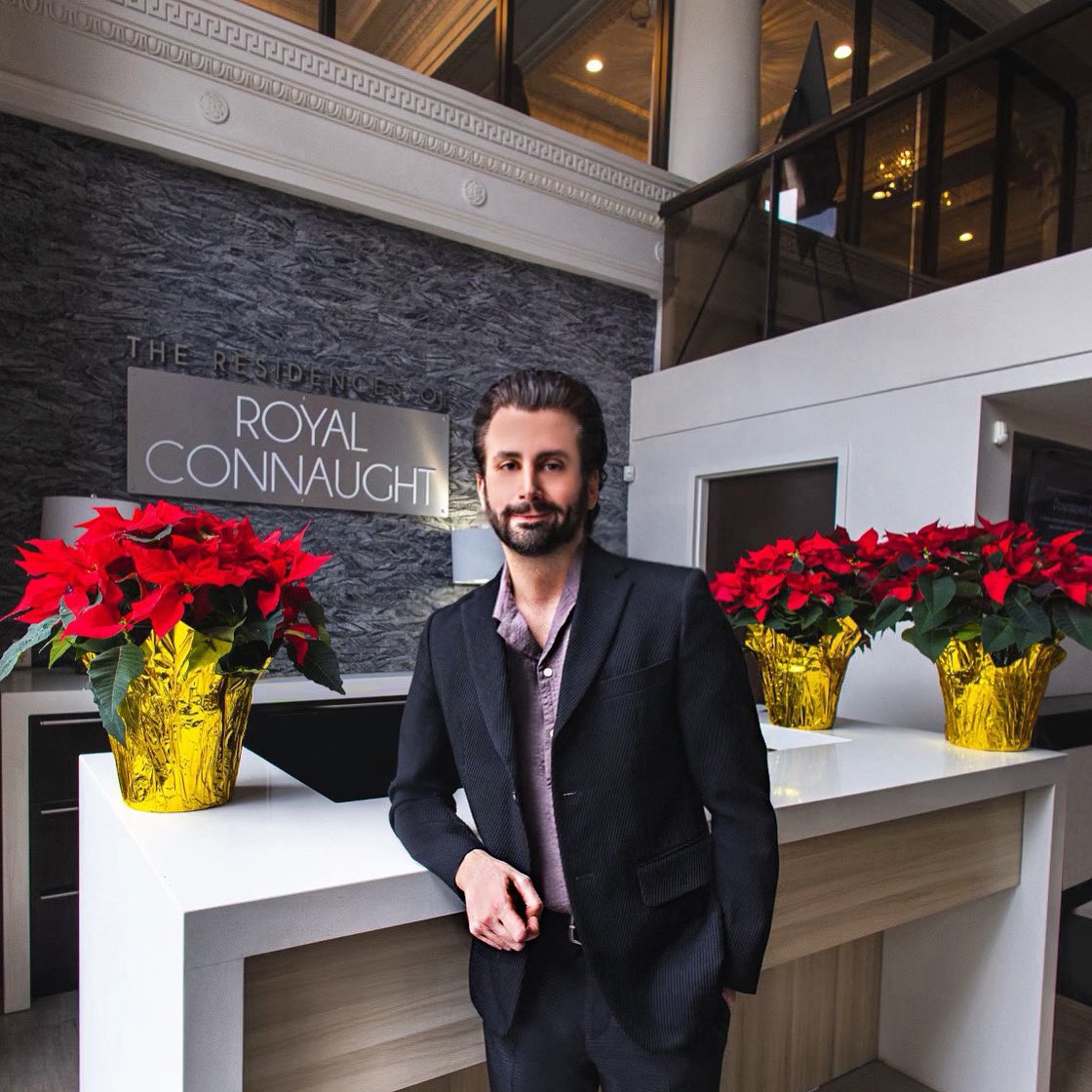 RoyalConnaught_'s tweet photo. Every year, Community Living Hamilton holds a poinsettia sale in support of its United Way Fundraising Campaign. The Spallacci Group is thrilled to be participating this year and contributing towards their fundraising goal! 🌺
 #HamOnt #Hamilton #Christmas https://t.co/efN2lIVEol