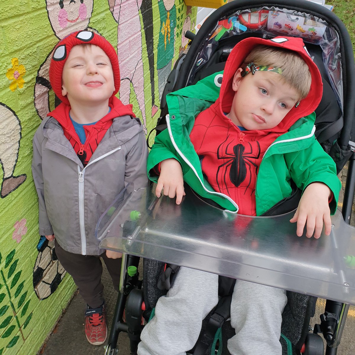 isright's tweet photo. #AlfieUpdate last walk out with my #LittlePartnersInCrime before back to the North West tomorrow. Been fun looking after them both & seeing how much Alfie is changing. He is a happy little chap and his smile is infectious to everyone that meets him. #ProudGrandad #MerryChristmas https://t.co/Ta7OAhBMQQ