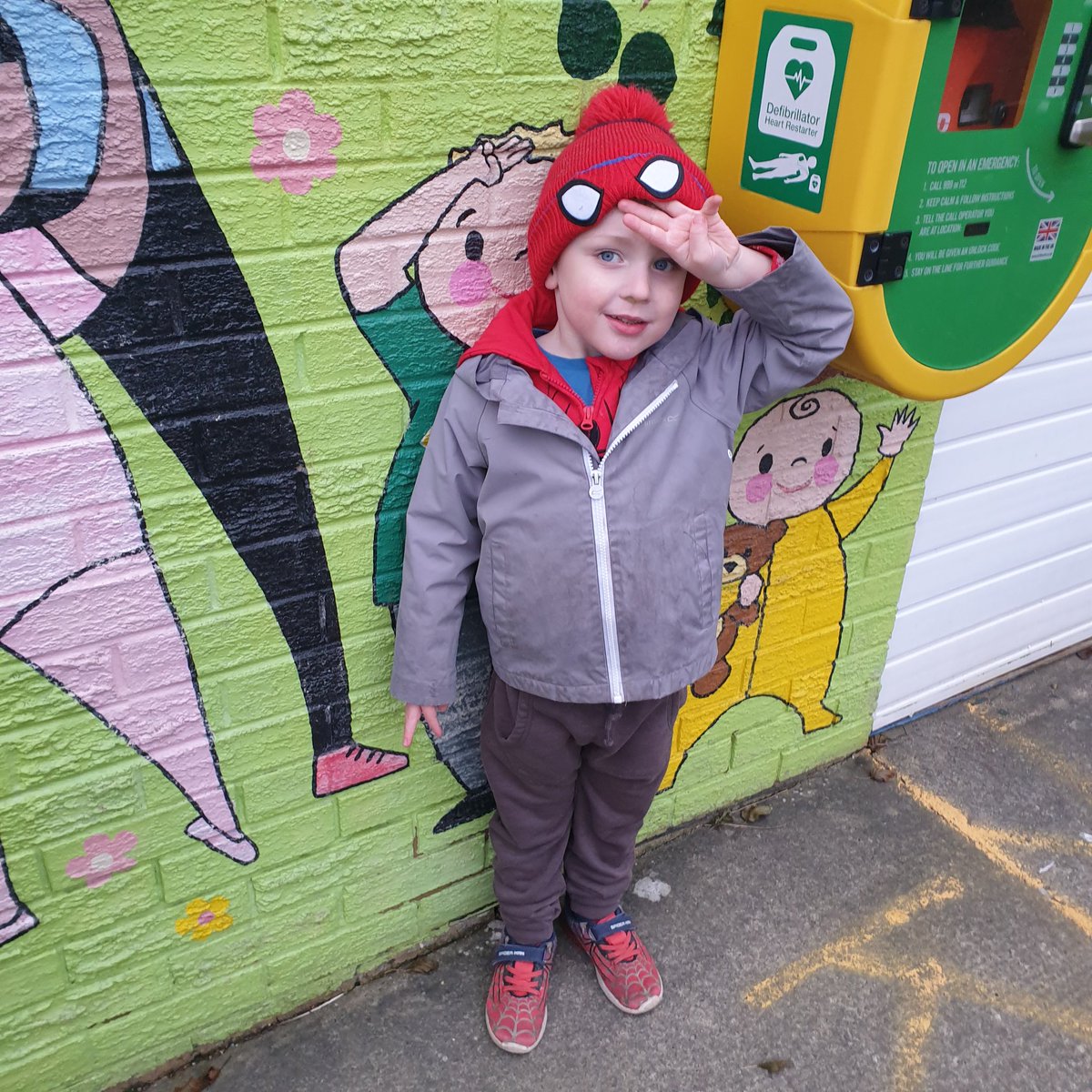 isright's tweet photo. #AlfieUpdate last walk out with my #LittlePartnersInCrime before back to the North West tomorrow. Been fun looking after them both & seeing how much Alfie is changing. He is a happy little chap and his smile is infectious to everyone that meets him. #ProudGrandad #MerryChristmas https://t.co/Ta7OAhBMQQ