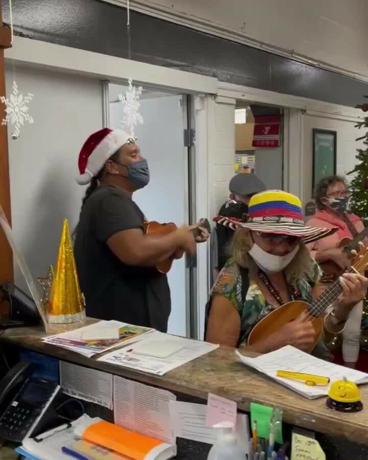 YMCAHonolulu's tweet photo. Uncle Walt and his ukulele class is spreading holiday cheer at @windwardymca! Jam over to his ukulele class every Monday from 11am-12pm at #WindwardYMCA. He also has virtual classes available over Zoom. VC: @windwardymca https://t.co/kKVizAd1EG https://t.co/FUStblxCHq