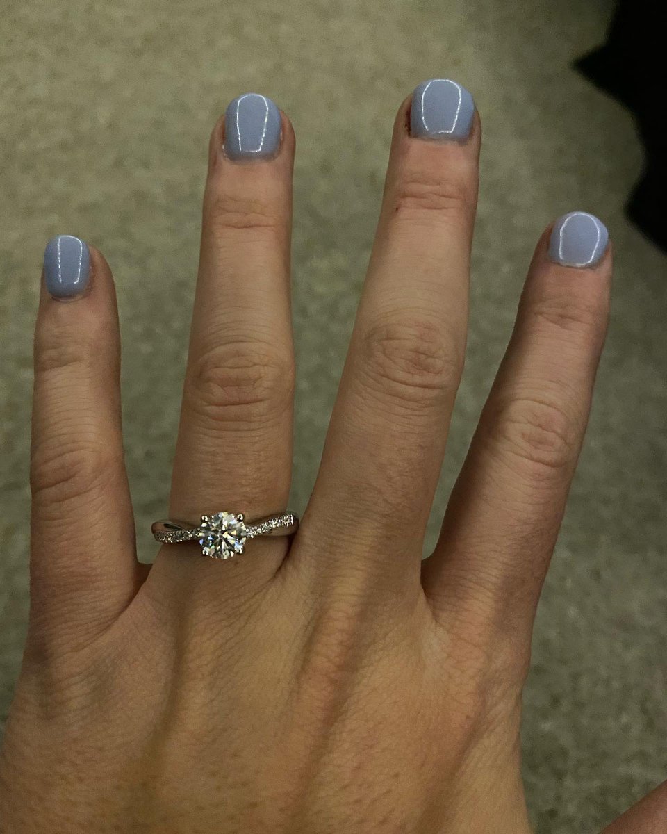 vannah96's tweet photo. Just call me the soon-to-be Mrs. Savannah ORCHARD https://t.co/ILPdDV8MJN