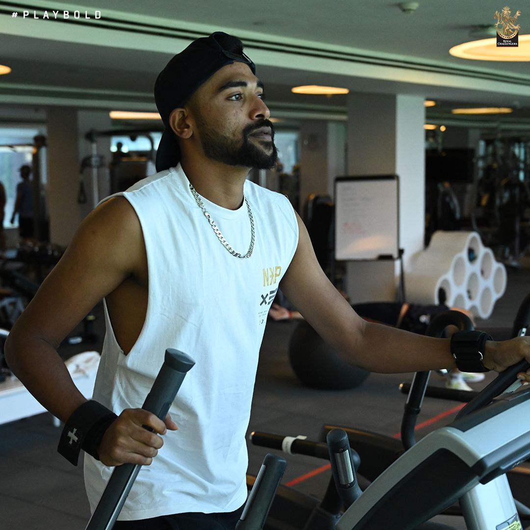 RCBTweets's tweet photo. Good morning, 12th Man Army! ☀️
Just a reminder for you all to keep exercising even when you continue to eat delicious food over this festive season. 💪🏻😃
#PlayBold #BoldIsFit #WeAreChallengers https://t.co/ltK8E3DBmh