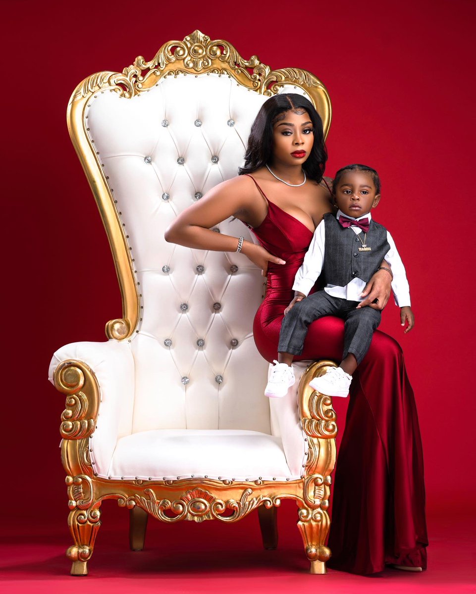 JanylaReyana's tweet photo. Happy holidays from the son &amp; I🌹 https://t.co/TfzKCnvrpi