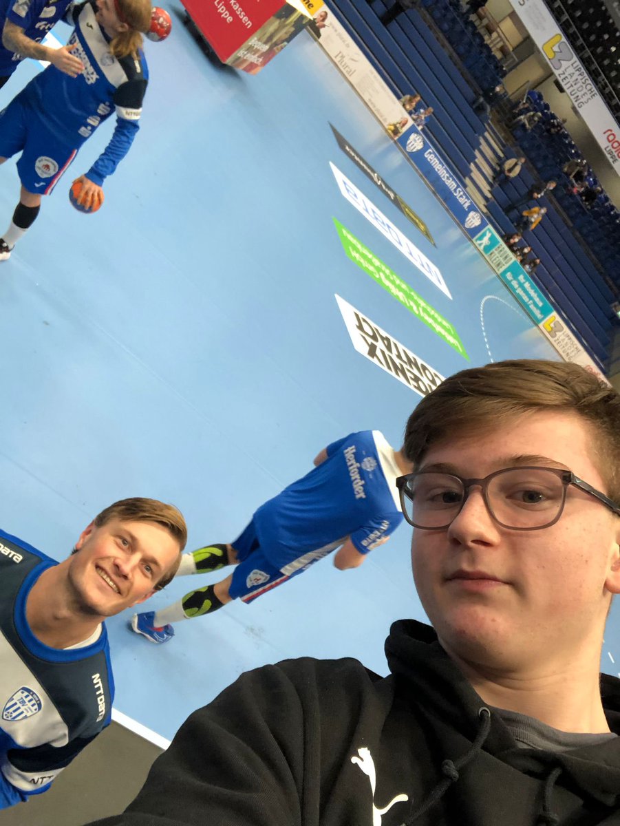 sus_BA's tweet photo. Mein Jonathan ❤️  und Jonathan 💙🤍 @tbvlemgolippe @JonteKkif Danke für das Bild! https://t.co/12nYFFJjW8