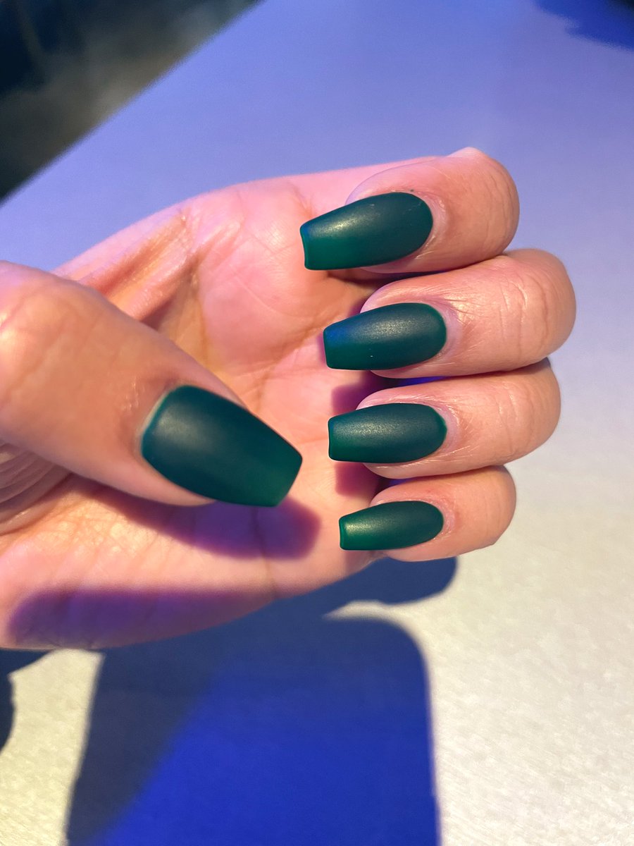 reginamhi's tweet photo. A matte green to add to the #nailfiles and to mark my penultimate appt with my favorite nail tech ever ๐ข https://t.co/puvJBnfzIb