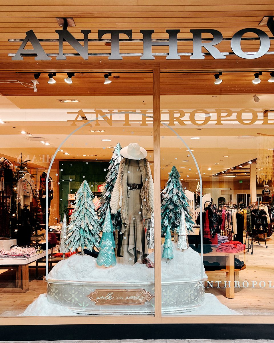 Anthropologie's tweet photo. Running behind on your gift list? Hop in your sleigh! These in-store, ready-to-wrap faves are here to save the day. Visit your local Anthro to get jolly-good gifts underneath the tree in time! 🎄🎁
https://t.co/cK2fh3kKbc #AnthroWindows https://t.co/0O9nljdWX3