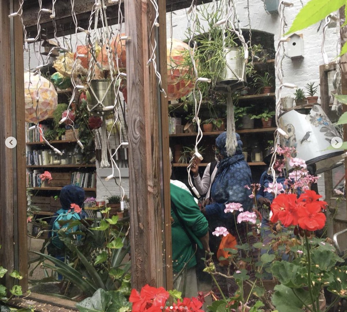 EasternCurve's tweet photo. On Day 23 of our #adventcalendar a #hackneychristmascheer for @XeniaWomen who 'bring together women from different backgrounds to connect, share & learn'. We were so happy that they were able to meet up at the Garden this summer! Support their work at https://t.co/6PGdDzBmVx https://t.co/UV2qu3R9n8
