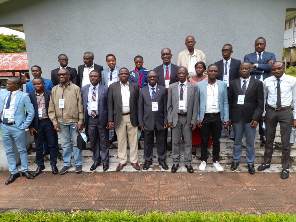 3ème conférence annuelle de Rescongo a Kinshasa et a Bukavu ce jeudi 23 Décembre 2021.
<a href="/bazonzi/">José Bazonzi</a> <a href="/TCarayannis/">Tatiana Carayannis</a> <a href="/ssrc_org/">SSRC</a> <a href="/GodefroidMuzal1/">Godefroid Muzalia</a> <a href="/gecshisp/">Gec-sh</a> <a href="/kvlassen/">Koen Vlassenroot</a>