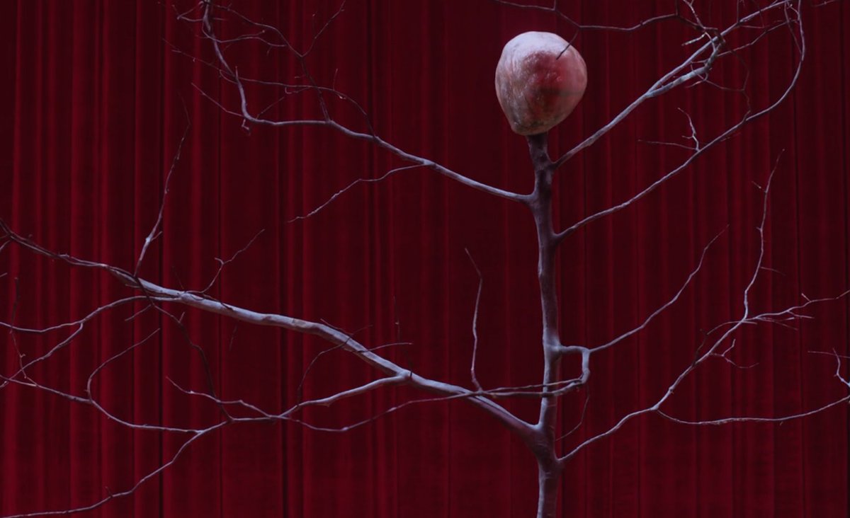 choppingwoodpod's tweet photo. Christmas in Twin Peaks https://t.co/NClp2ToeA9