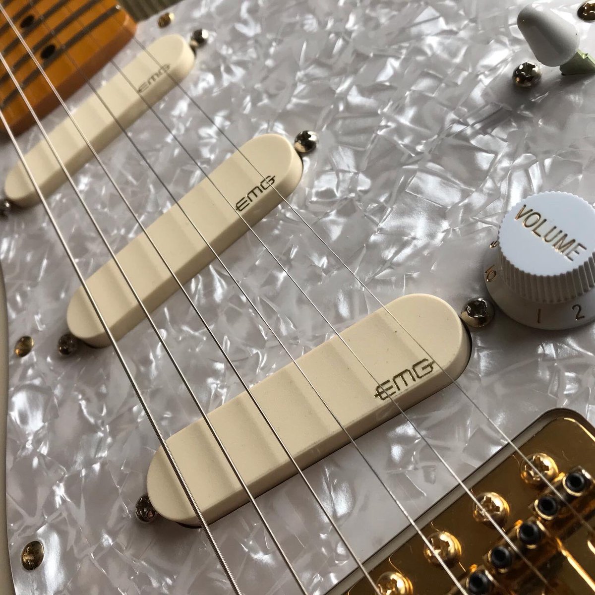 ABGuitartech's tweet photo. A great looking Squier Strat in what I’m told is a special edition run in that colour.. in for set up.. plus I got to play with the EMG David Gilmour pickup set too.. and which was nice. 
Many thanks again to Derek! #squier #squierstratocaster #squierstrat #strat #stratocaster https://t.co/y5GGbcR58W