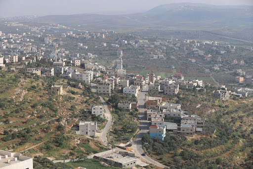 AlaaMal28542148's tweet photo. قرية برقة بنابلس يبلغ سكانها حوالي 4500 فلسطيني تتعرض الان لتطهير عرقي وتصفيه اهاليها بعد دخول 11 الالف مستوطن مدججين بالسلاح وحماية قوات الاحتلال ويقومون بالأعتداء عالاهالي وطردهم من بيوتهم والعالم يصمت عن جرائم الاحتلال وصمت عربي والمشاهير والاعتلام اختفوا 
#أنقذوا_برقة https://t.co/QioWYJ8bcM
