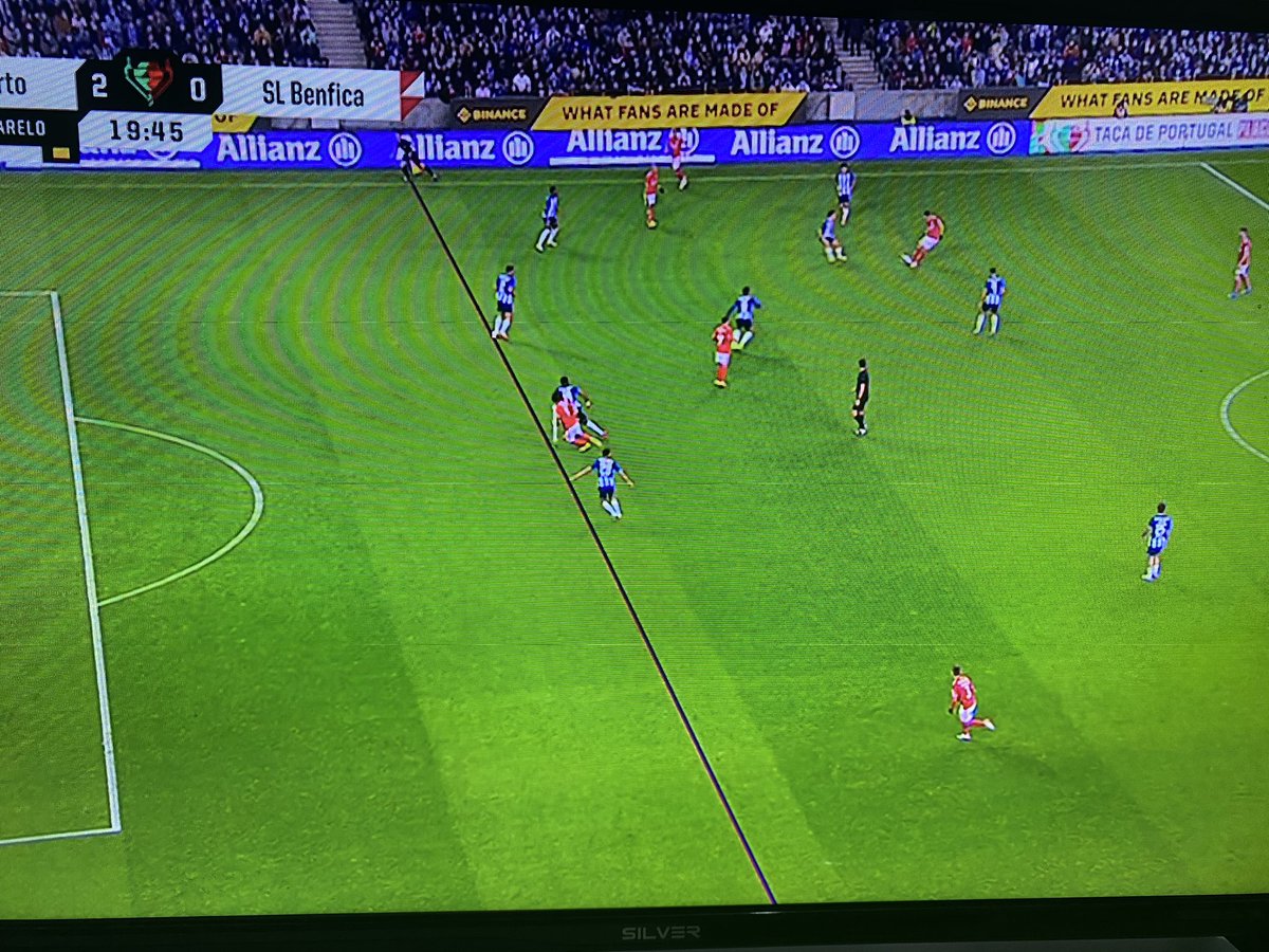 Um dia vão me convencer que isto é fora de jogo. Mas com certeza não vai ser hoje