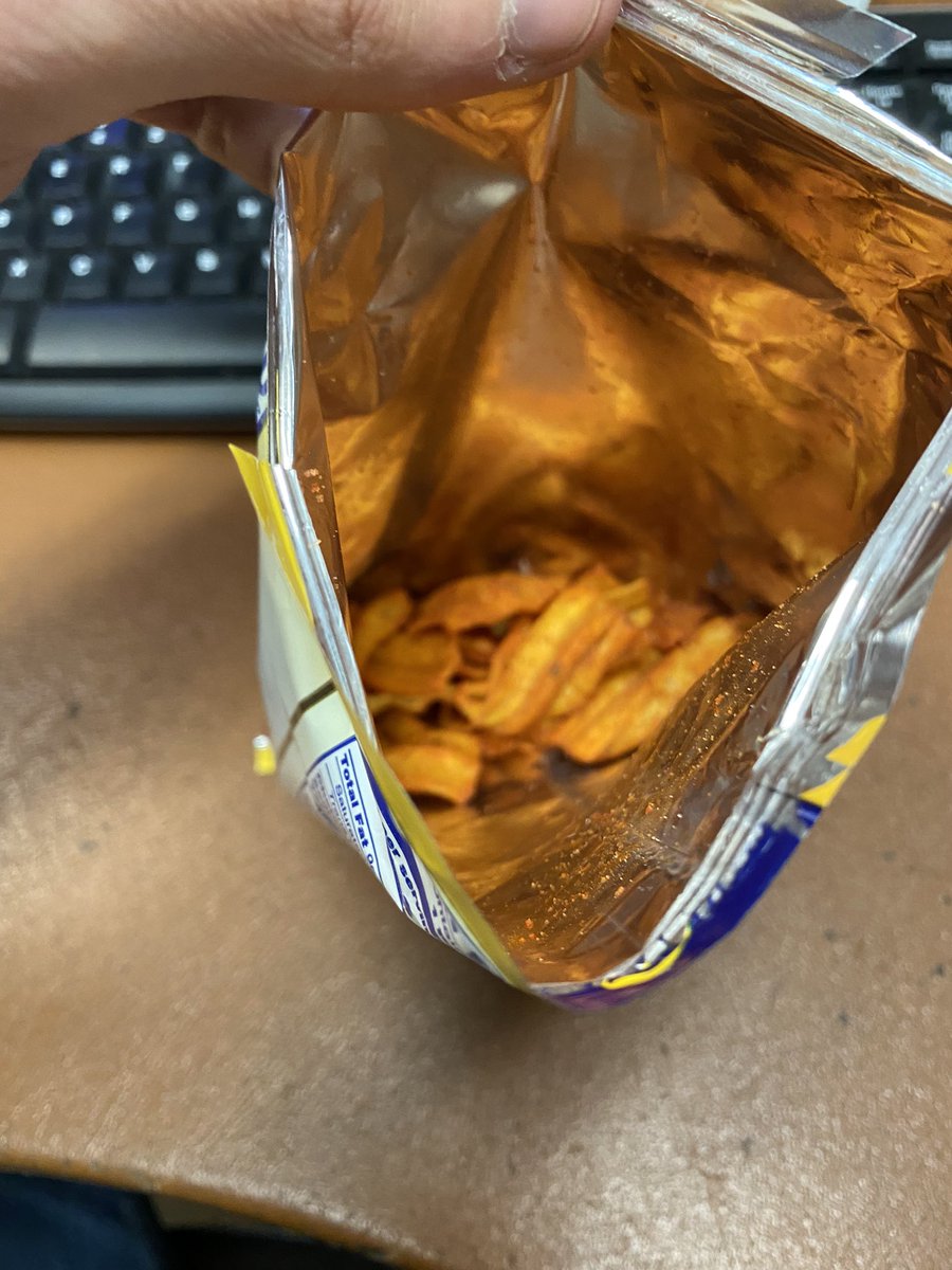 DenyoCohen's tweet photo. @wisefoods this a joke? Bag is 10% full. https://t.co/NWFH4jDkpQ