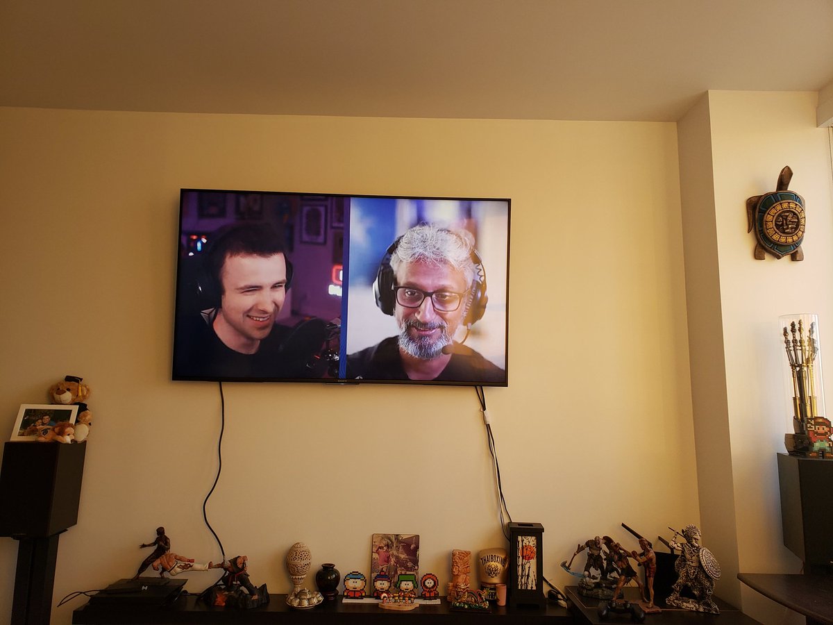 So cool watching @Rajaontheedge live with <a href="/DrLupo/">DrLupo</a> chatting about Intel Arc <a href="/IntelGraphics/">Intel Graphics</a> and their favorite ice creams :D