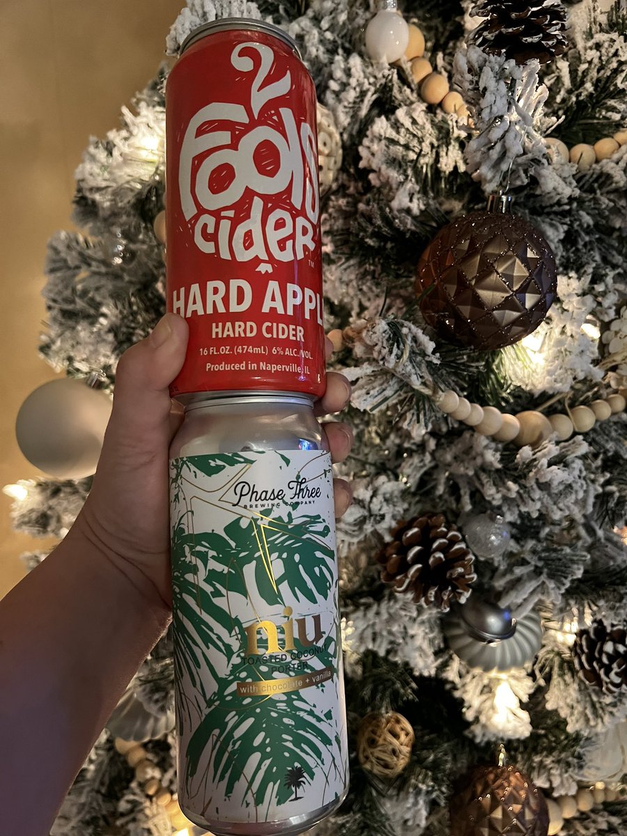Courtney_4284's tweet photo. Opened Day 23 of my advent calendars (#IllinoisCraftBeer and #SeltzerCiderMeadSleigh) ๐ป #HardApple (hard cider) by @2FoolsCider #NIU (toasted coconut porter) by @PhaseThreeBrew #Cheers #IllinoIsBeer https://t.co/Pvs3A1PErv