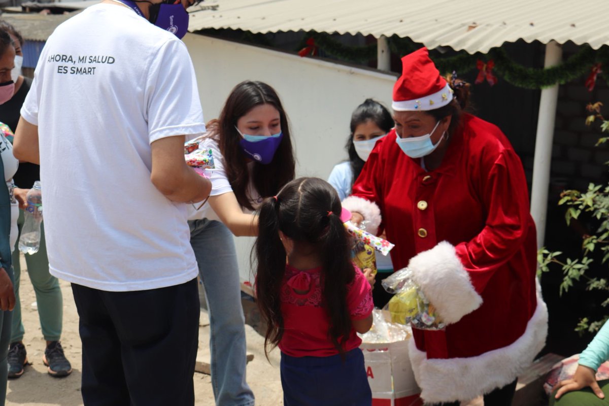 ¡Una sonrisa puede ser la mejor medicina!💜😋
Esa fue nuestra motivación, esta navidad, para poder sorprender a más de 100 niños del sector C de Villa El Salvador y pasar un día cargado de ilusión🎅🎄⭐️.

#SmartDoctor #Navidad #Salud