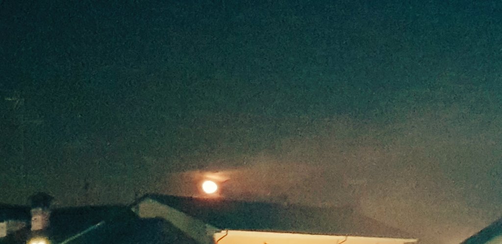 stefano00121's tweet photo. Buonanotte Amici con la luna vista da qui...🌔 😃😴💤💫🎄🎅
#LUNA
#23dicembre 
#Pocapaglia 
#Roeri
#Cuneo 
#Piemonte 
📷 #ste72 https://t.co/rHyyhB3PWJ