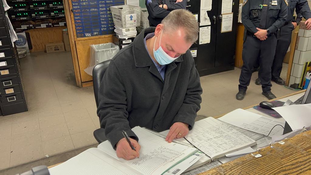 NYPD 44th Precinct tweet media