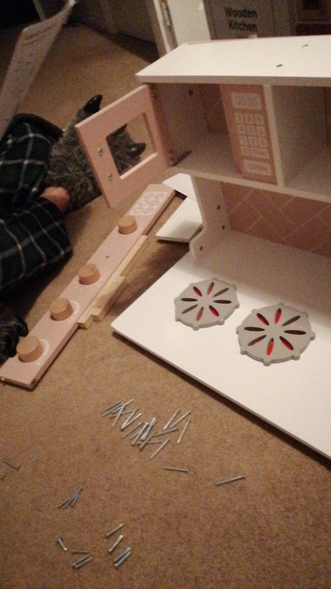 LizWebber93's tweet photo. When @AldiUK supply the wrong size screws and a damaged unit but you don't have time before Christmas to exchange or take it apart 😭 https://t.co/xGAAOWiMe0