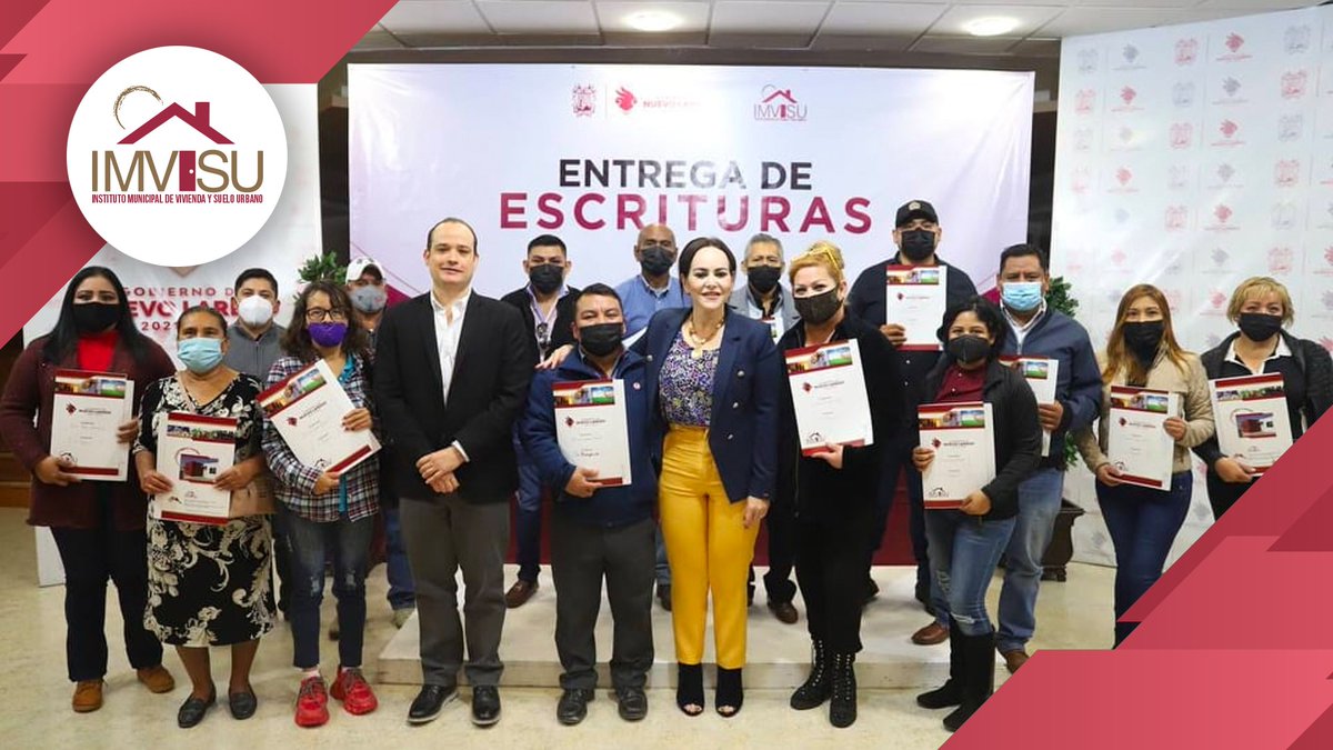IMVISU_NLD's tweet photo. #IMVISUNuevoLaredo 

IMVISU de #NuevoLaredo junto con la alcaldesa @Carmenliliacrv se benefició a 16 familias con la entrega de escrituración de vivienda, que les brinda certeza jurídica al contar ya con un patrimonio. https://t.co/dasYKjPkn0