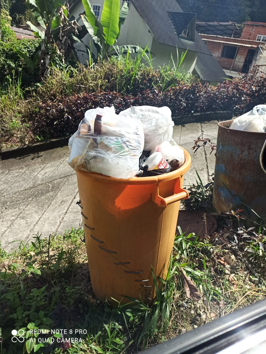 Sr Alcalde <a href="/josyfernandez/">Josy Fernández</a>  así luce para estás navidades, las calles del sector el amarillo en especial la norte 5 y 6 del municipio donde ud fue reelecto. Esperamos por sus buenos oficios