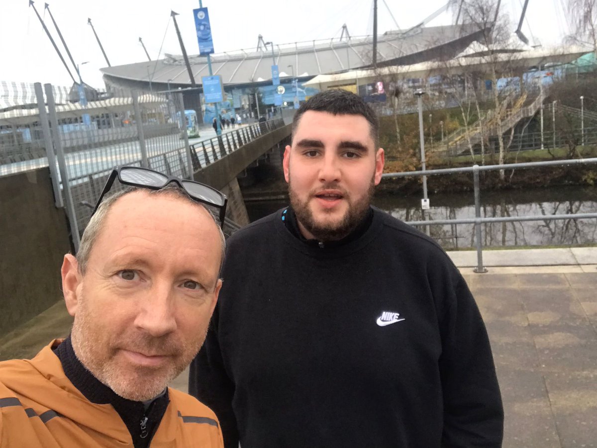 Running_Charity's tweet photo. The last run and a brew with Marcus before Xmas… he’s planning to keep he’s daily run streak going 👏 #Manchester #runhub https://t.co/iGENKYBLAg