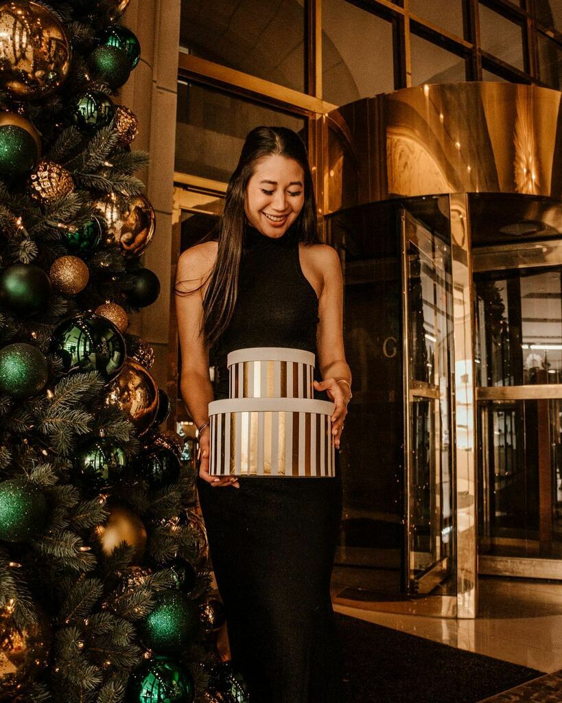 Christmas is so close! Are you finished your Christmas shopping and gifting yet? 

P.S. If you’re in Vancouver the @fairmontvan is hosting the Festival of Trees for the BC Children’s Hospital Foundation where you can explore so many gorgeous decorated Ch… instagr.am/p/CX1sgikP4cU/