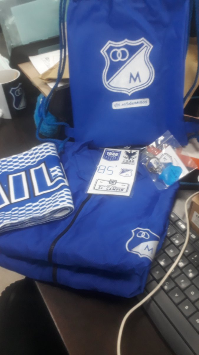 Vean esto tan hermoso que me regalaron 😍😍😍😍 

Gracias al que haya sido 💙

Lo consiguen en <a href="/Las5deMillos/">#Las5DeMillos</a>