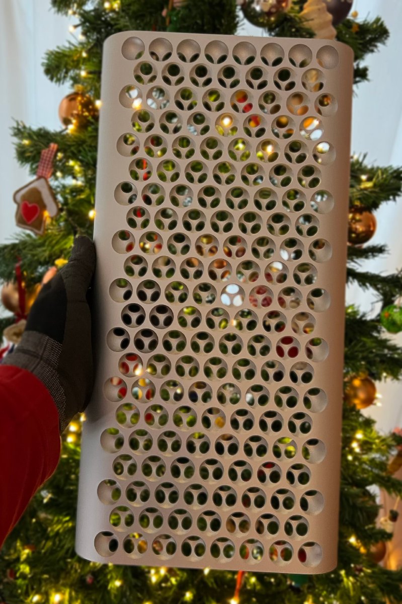 Thank you to our backers for sharing photos featuring their Dune Pro and Dice-Y Cover Accessory!

Pre-Order Now, with a limited time offer of free shipping! -> dunecase.com

#pc #case #tech #lifestyle #pcgaming #custom #technology #dune #dunecase #thursday #christmas