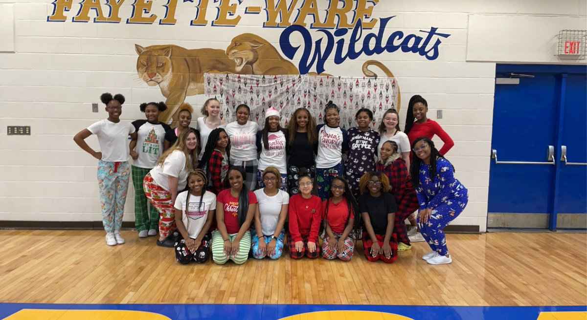 FabSheka's tweet photo. “Christmas Cheer” was a success! I couldn’t celebrate Christmas without celebrating with my cheer babies! #BulldogsCheer #WildcatsCheer #HolidaySpirit 💙🤍💛 @EJHSBulldogCtry @fayettewarehigh @FCPSchoolsTN https://t.co/okR8GPg44N