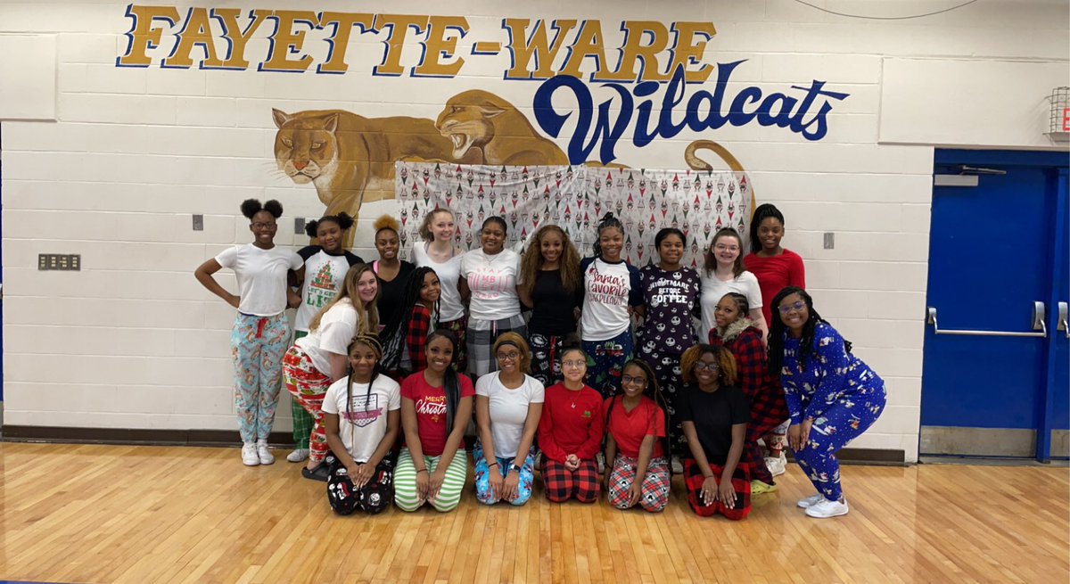 FabSheka's tweet photo. “Christmas Cheer” was a success! I couldn’t celebrate Christmas without celebrating with my cheer babies! #BulldogsCheer #WildcatsCheer #HolidaySpirit 💙🤍💛 @EJHSBulldogCtry @fayettewarehigh @FCPSchoolsTN https://t.co/okR8GPg44N