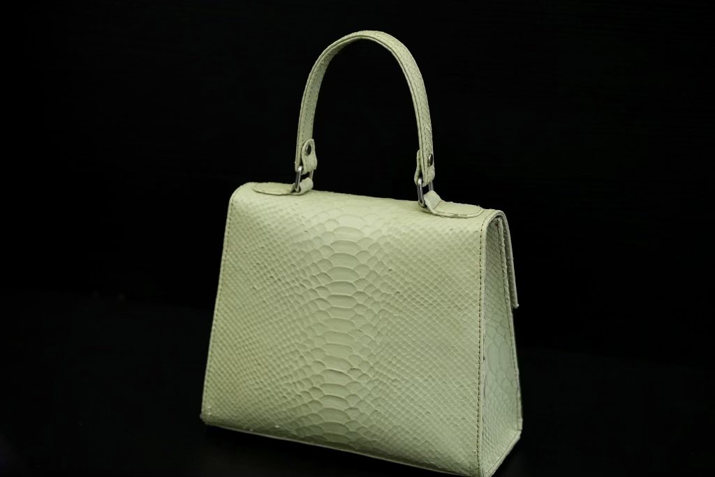 Réma'Na 👜👑 tweet media