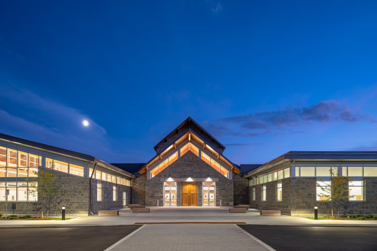 LarkinArch's tweet image. We hope this season finds you and all your friends and family in a place of embrace, safety, nourishment, restoration and growth. 

Merry Christmas from the team at LAL!