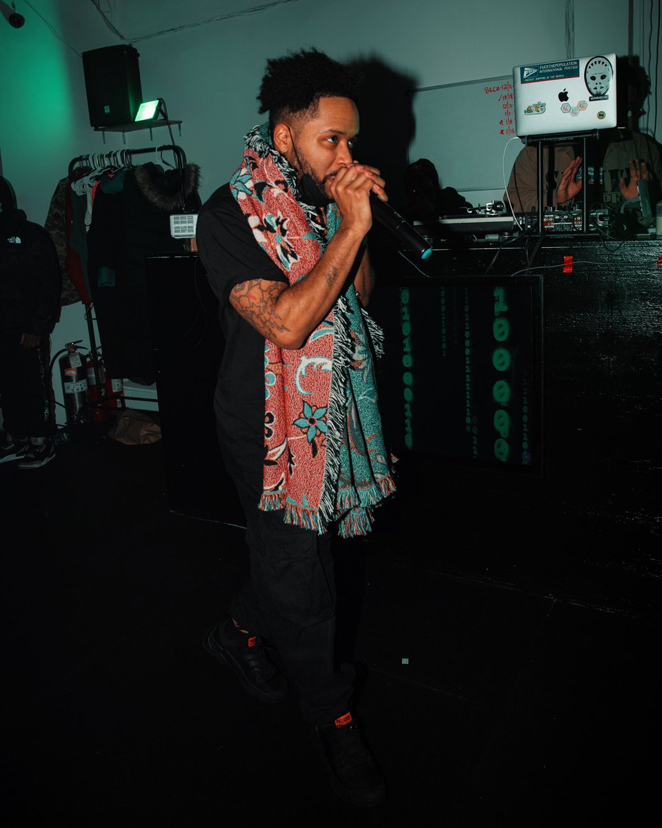 Zealbreak's tweet photo. #UNDERGROUNDLIVE 💿 https://t.co/7FVH9T2Gyw