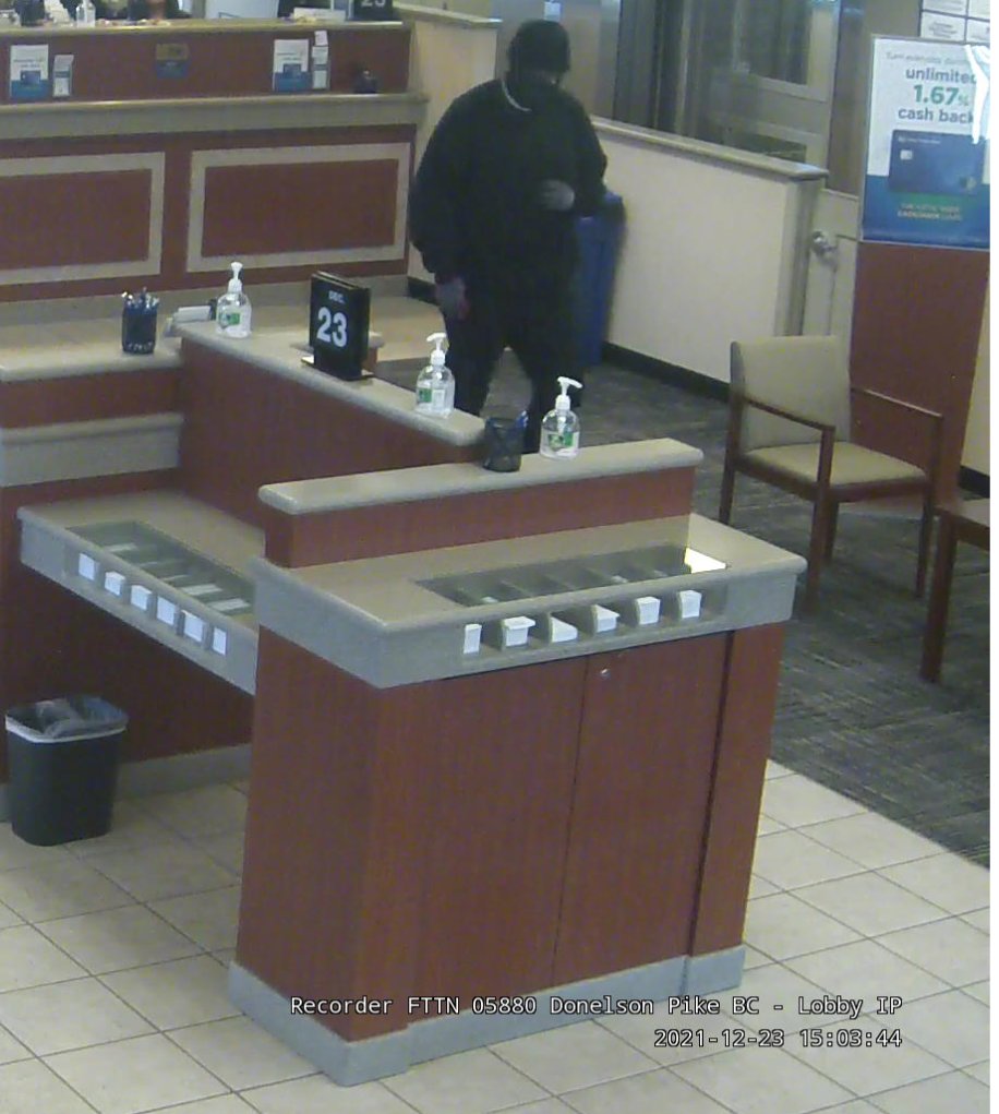 MNPDNashville's tweet image. BREAKING: This man robbed 5/3 Bank's 525 Donelson Pk branch at 3:05 this afternoon. He handed a teller a bag and demanded money. No weapon seen. He was last seen fleeing on foot. Have info on the robber? Pls call 615-742-7463. Reward.