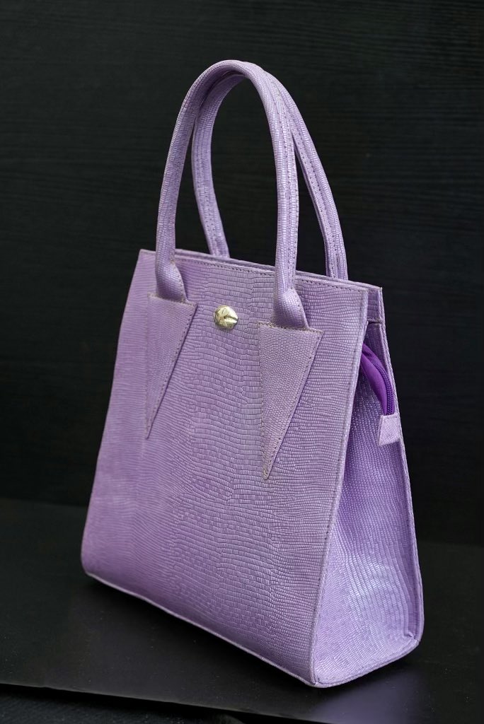 Réma'Na 👜👑 tweet media