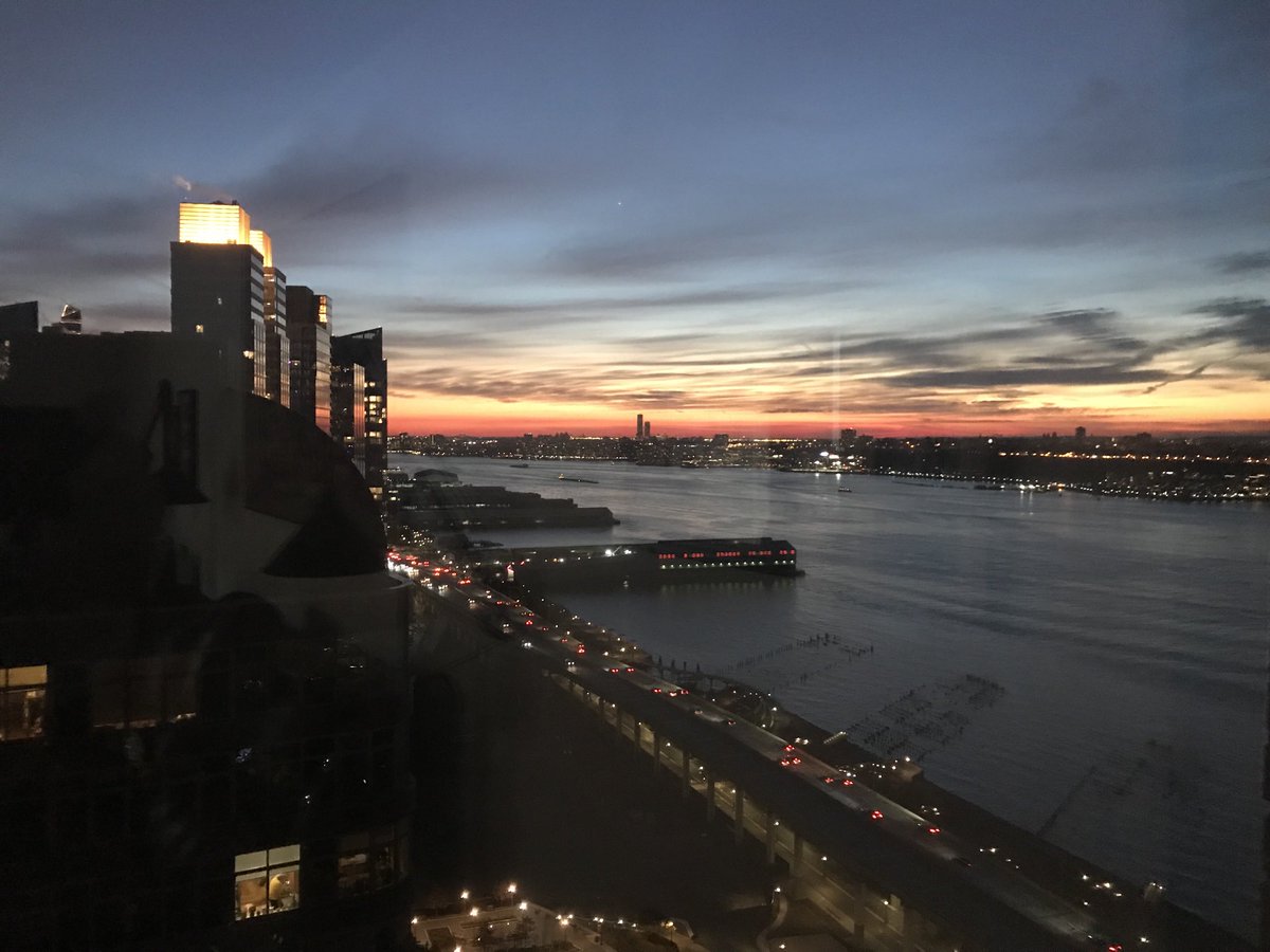 CNNSteve's tweet photo. Sunset from my window tonight https://t.co/Ls7tC7k2vR